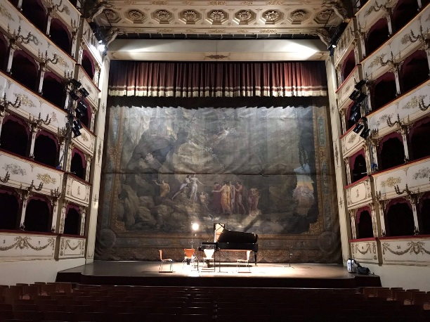 イタリア　ペーザロ公演（Teatro Rossini）